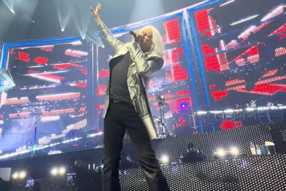 Def Leppard Shakes Things Up in Las Vegas: Video and Set List