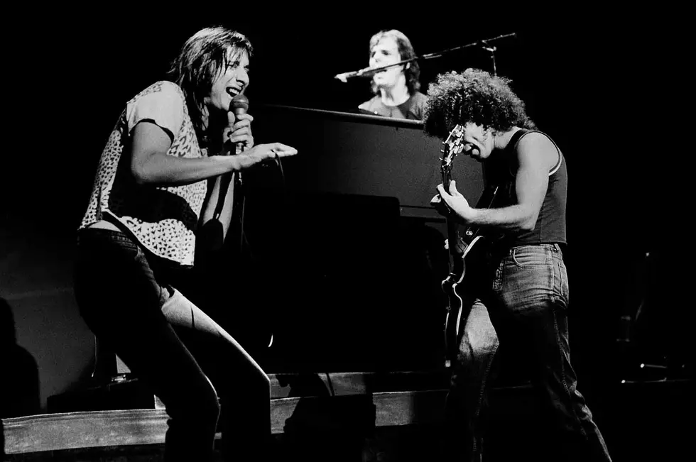 Inside Journey’s Attempts to Reunite With Steve Perry for Their Farewell Tour