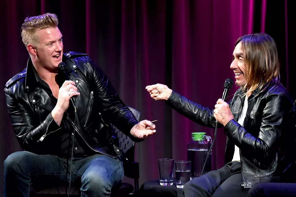 When Topless Iggy Pop Ate Steak With His Hands in Top Restaurant