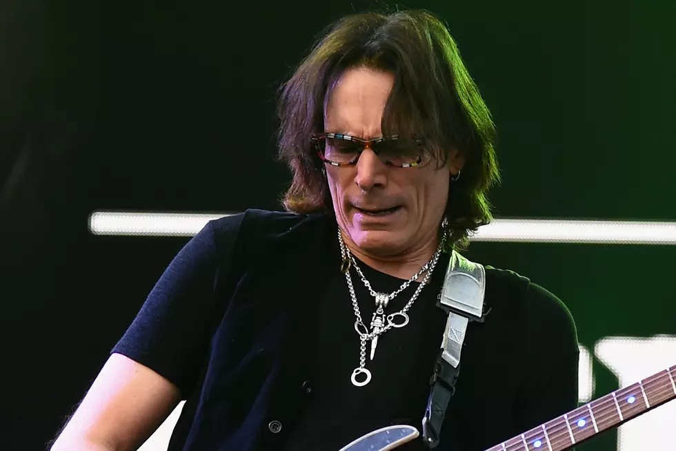 How Steve Vai Helped Create a New Version of Van Halen’s ‘Jump’